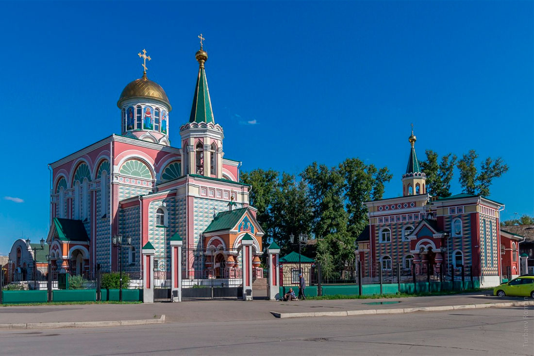 Градо-Абаканский храм Равноапостольных Константина и Елены. Самый нарядный  храм города